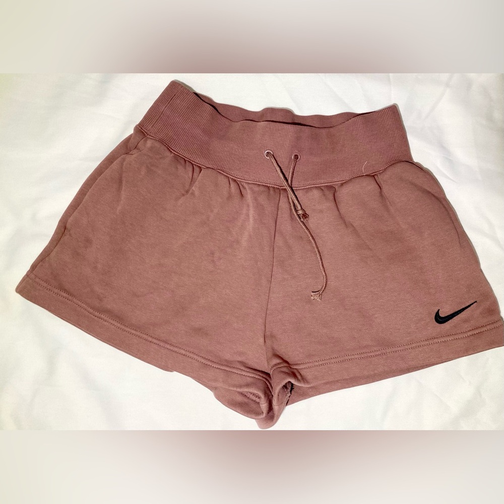 Nike Women's Brown Athletic Shorts. Size:S